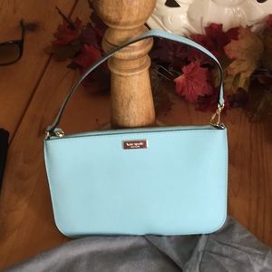 Kate spade wristlet in almost perfect condition.